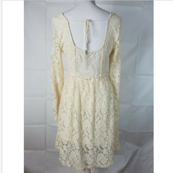 Miss Me Dress M Lace sheer Cream Stretch BOHO - Picture 4 of 5